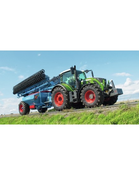 Fendt 700 Vario tractor